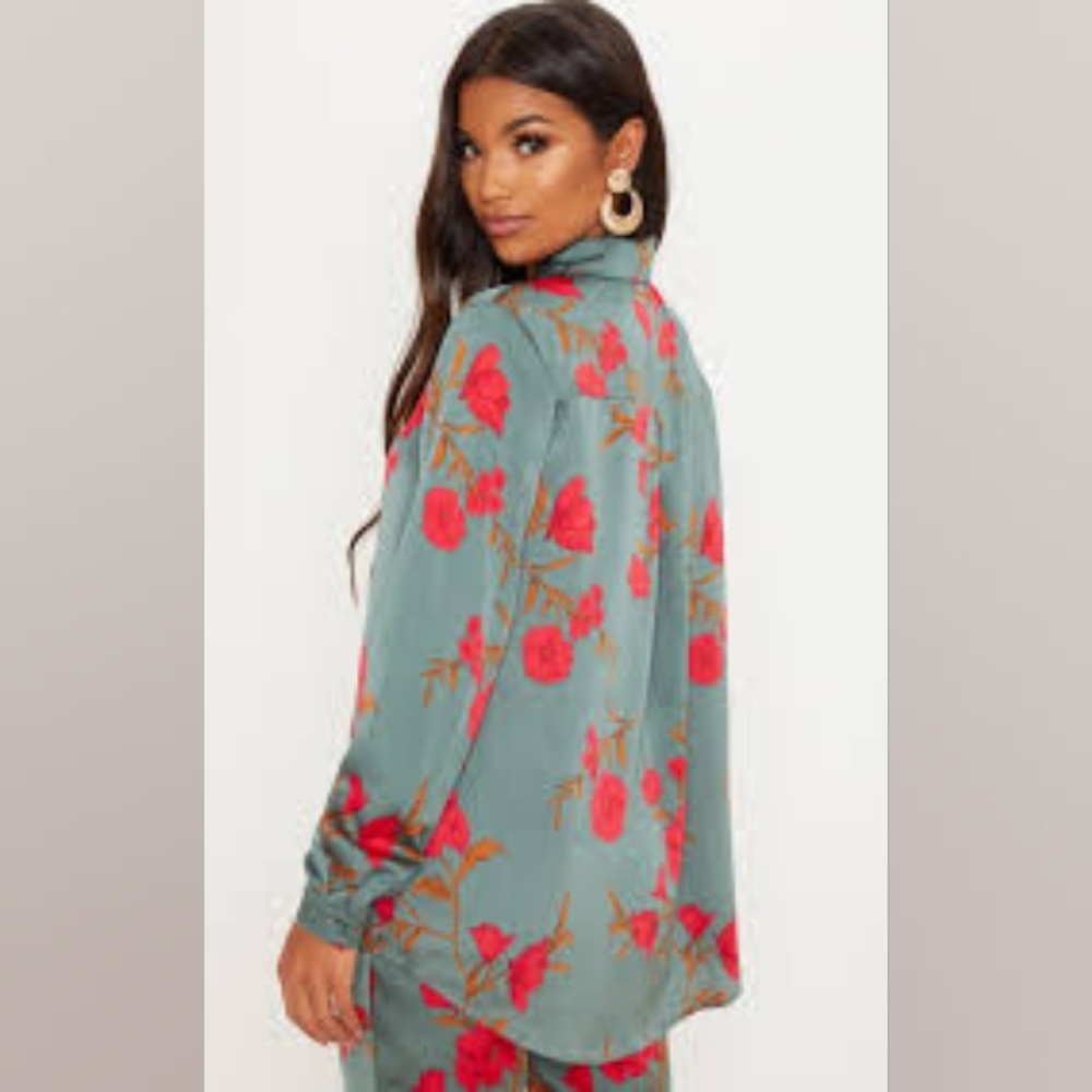 NWT Pretty Little Thing Size 8 Floral Oversized Button Down Blouse